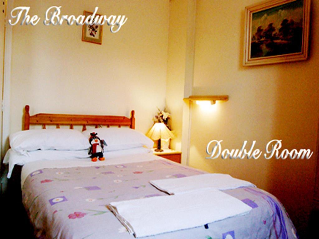 Broadway Lodge Bed And Breakfast Surbiton Habitación foto